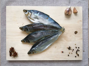 Кальмар кольца со вкусом краба: Пелядь вяленая