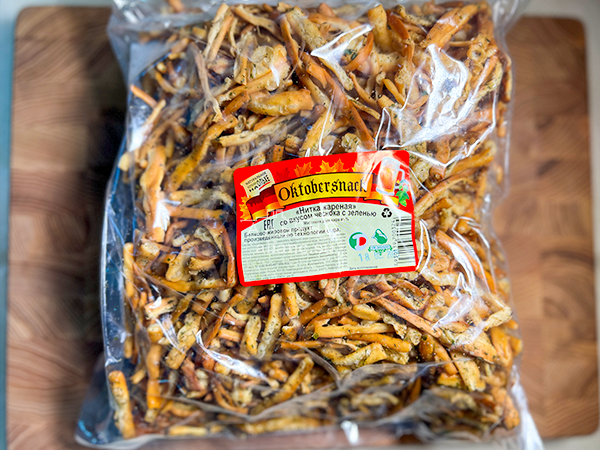 Нитка ЖАРЕНАЯ "Чеснок с зеленью" Oktobersnack 1 кг (сырный продукт) в Краснознаменске