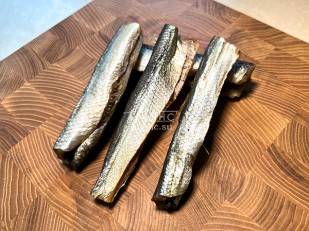 Ведро Ржаные гренки со вкусом Баварские колбаски (1 кг): Корюшка вяленая (тушка)