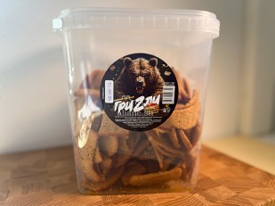 Рыба горячего копчения: Ведро Ржаные гренки со вкусом Баварские колбаски (1 кг)