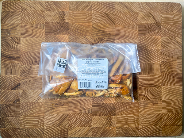 Сыр 150 гр ГОРНЫЙ СЫРОВАР (Ассорти копчёный с укропом и чесноком) в Краснознаменске