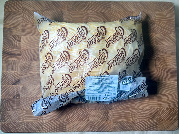 Сыр 1 кг ГОРНЫЙ СЫРОВАР (Паутинка со вкусом красной икры) в Краснознаменске